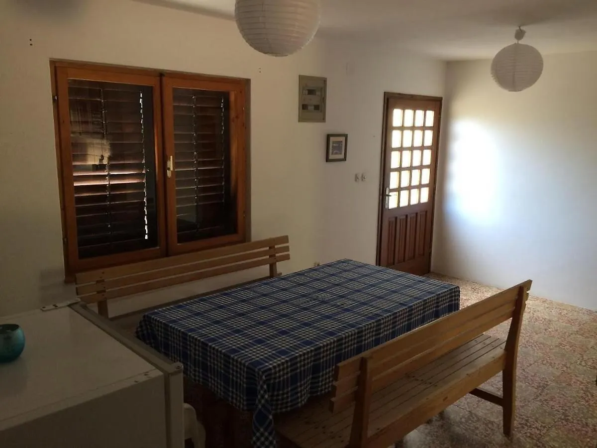 Casa de Férias Secluded Fisherman'S Cottage Zman, Dugi Otok - 19000 Croácia